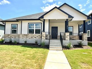 211 Bethany Creek DR, Hutto, TX 78634