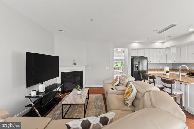 2111 ABBOTTSBURY WAY, Woodbridge, VA 22191