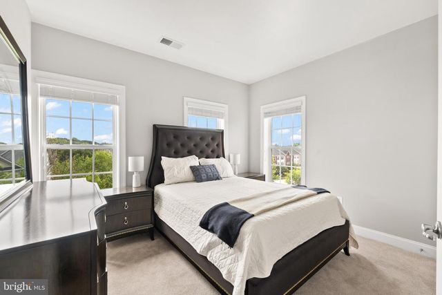 2111 ABBOTTSBURY WAY, Woodbridge, VA 22191