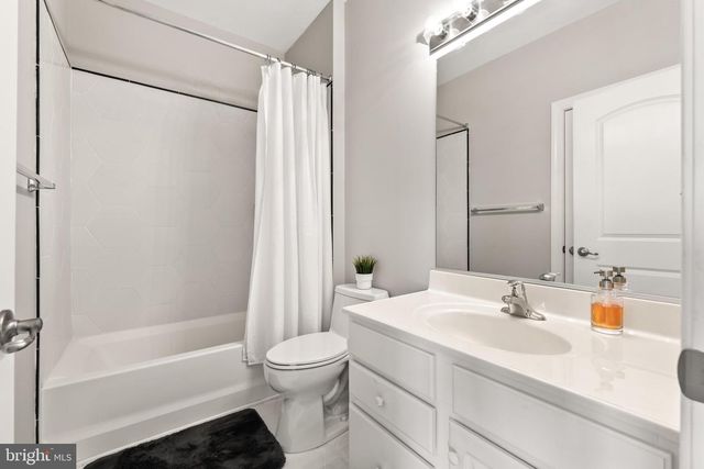 2111 ABBOTTSBURY WAY, Woodbridge, VA 22191