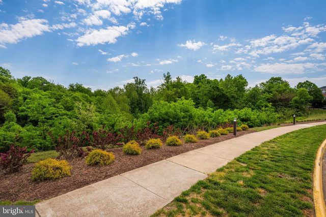 2111 ABBOTTSBURY WAY, Woodbridge, VA 22191