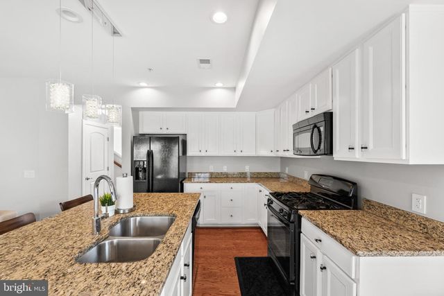 2111 ABBOTTSBURY WAY, Woodbridge, VA 22191