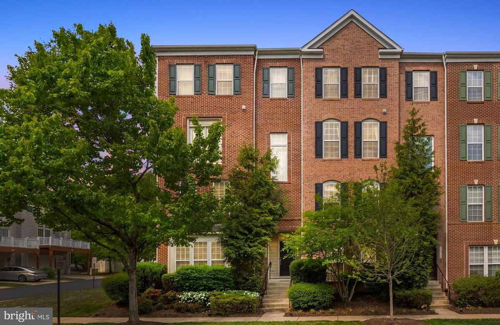 2111 ABBOTTSBURY WAY, Woodbridge, VA 22191