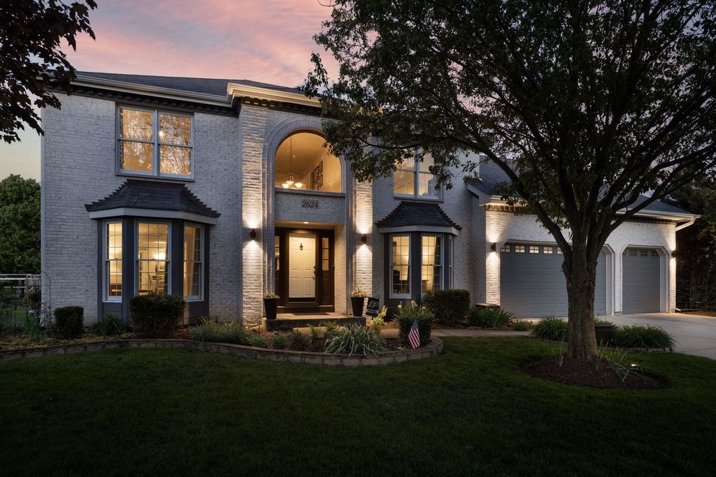 Image 2 of property listing at 2624 Wendy Drive, Naperville, IL 60565