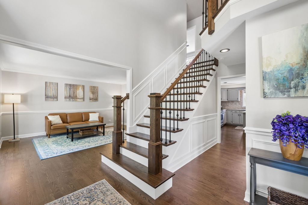 Image 13 of property listing at 2624 Wendy Drive, Naperville, IL 60565