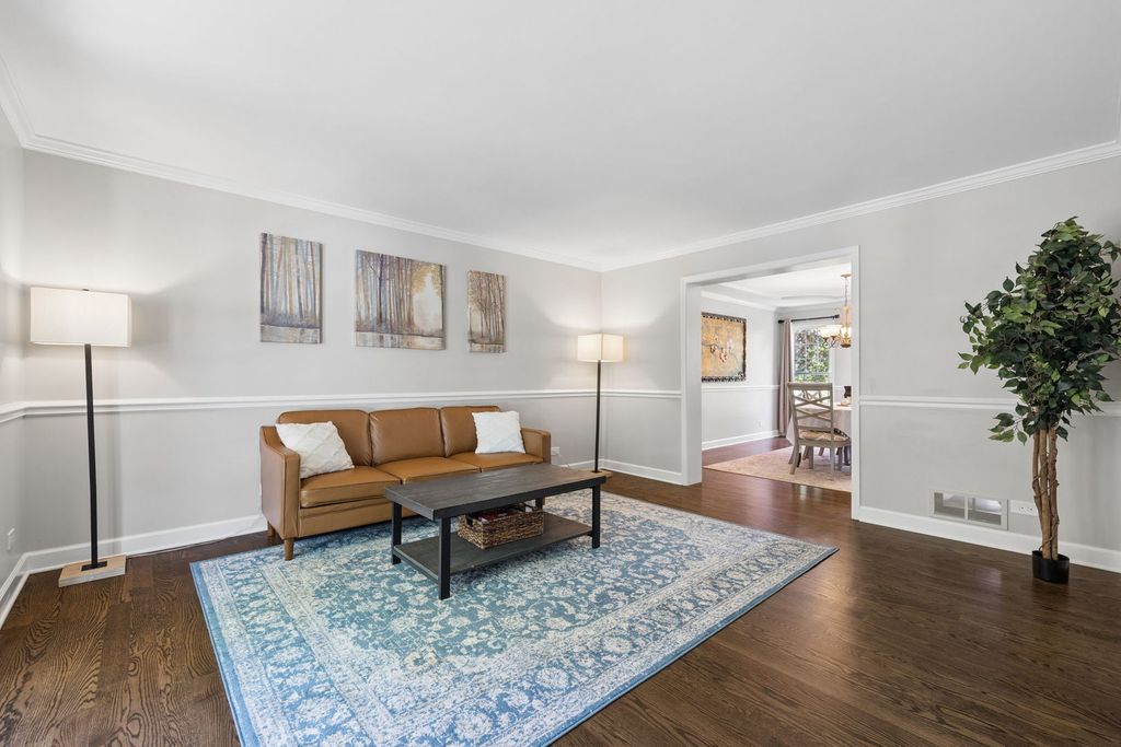 Image 14 of property listing at 2624 Wendy Drive, Naperville, IL 60565