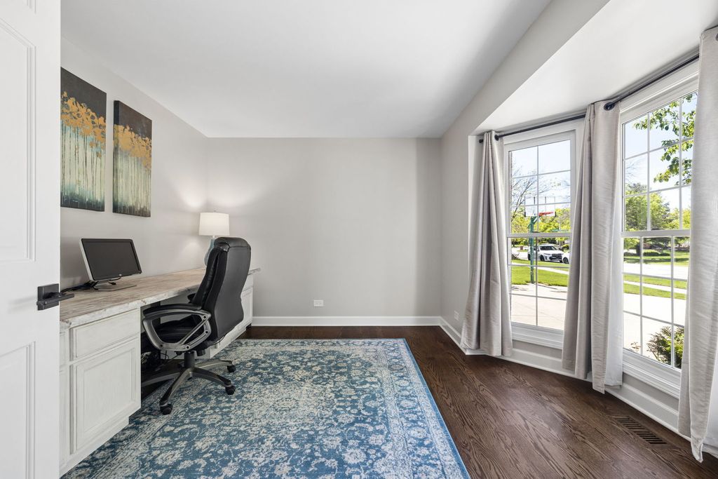 Image 17 of property listing at 2624 Wendy Drive, Naperville, IL 60565