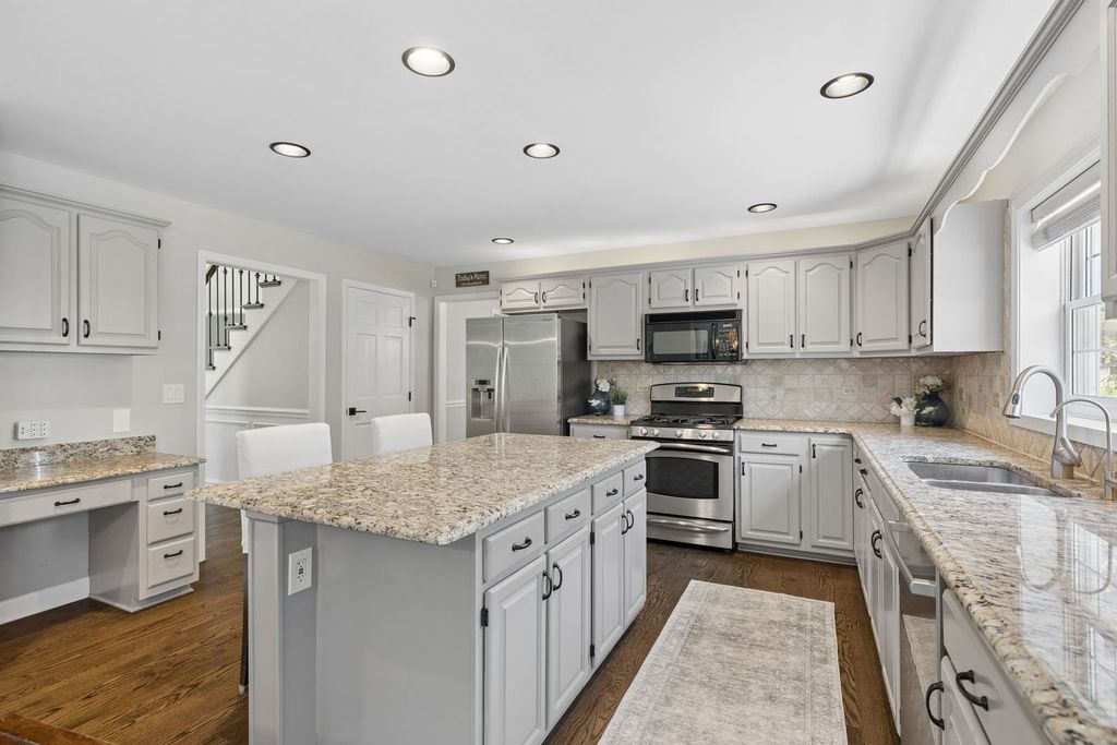 Image 19 of property listing at 2624 Wendy Drive, Naperville, IL 60565