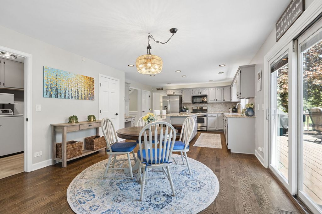 Image 20 of property listing at 2624 Wendy Drive, Naperville, IL 60565