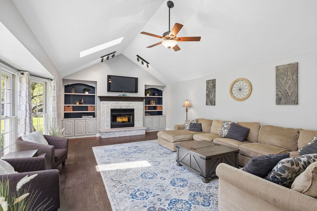 Image 22 of property listing at 2624 Wendy Drive, Naperville, IL 60565