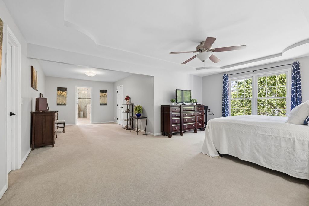 Image 28 of property listing at 2624 Wendy Drive, Naperville, IL 60565