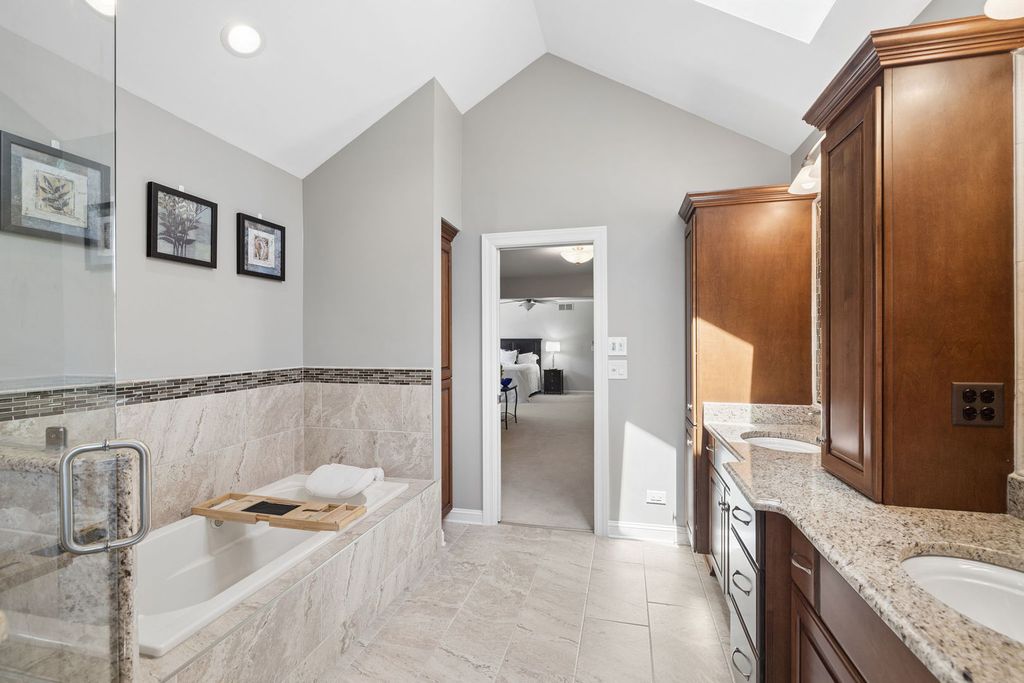 Image 30 of property listing at 2624 Wendy Drive, Naperville, IL 60565