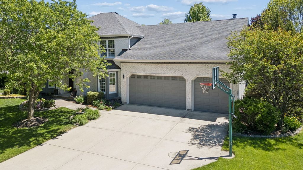 Image 4 of property listing at 2624 Wendy Drive, Naperville, IL 60565