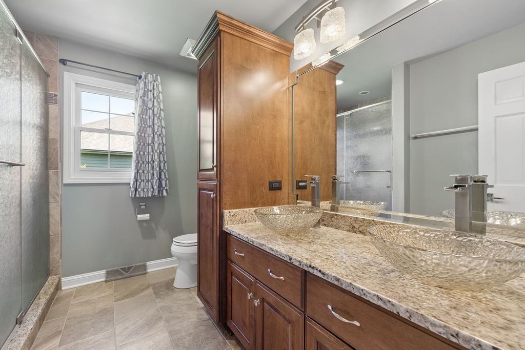 Image 34 of property listing at 2624 Wendy Drive, Naperville, IL 60565