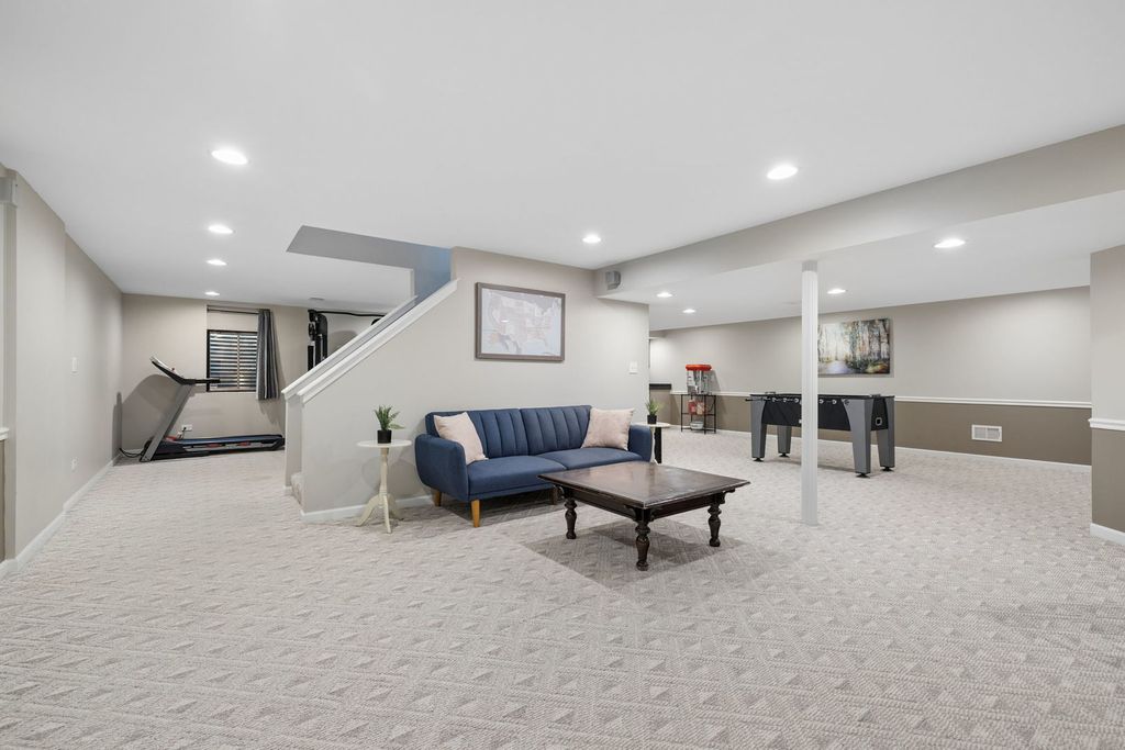 Image 35 of property listing at 2624 Wendy Drive, Naperville, IL 60565