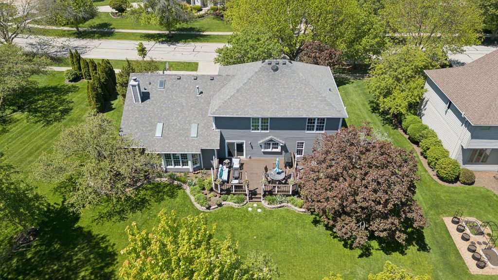 Image 39 of property listing at 2624 Wendy Drive, Naperville, IL 60565