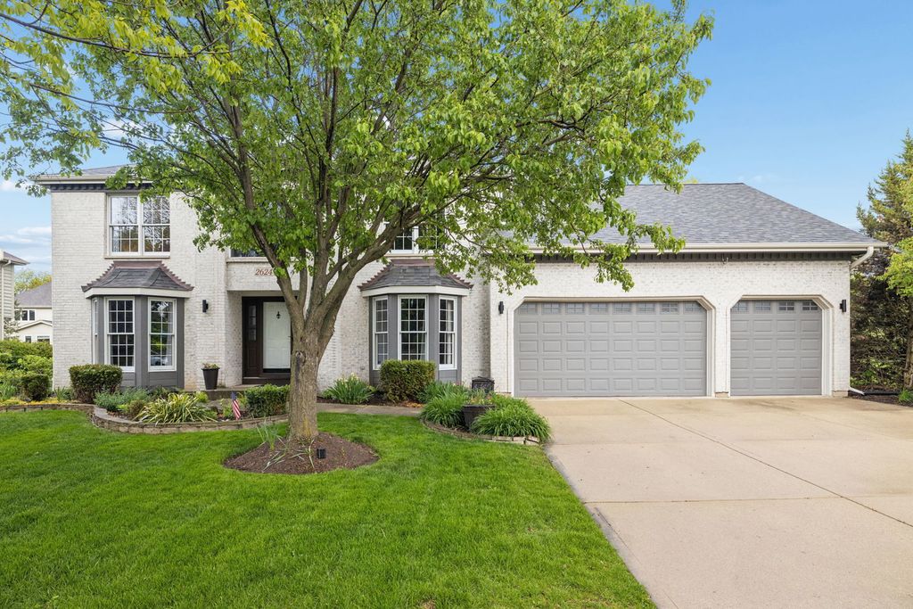 Image 5 of property listing at 2624 Wendy Drive, Naperville, IL 60565