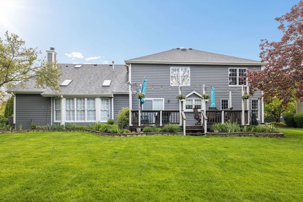 Image 7 of property listing at 2624 Wendy Drive, Naperville, IL 60565