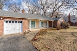 589 Allen St, Springfield, MA 01118