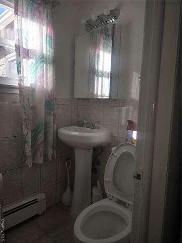 20 Birch Avenue, Farmingville, NY 11738