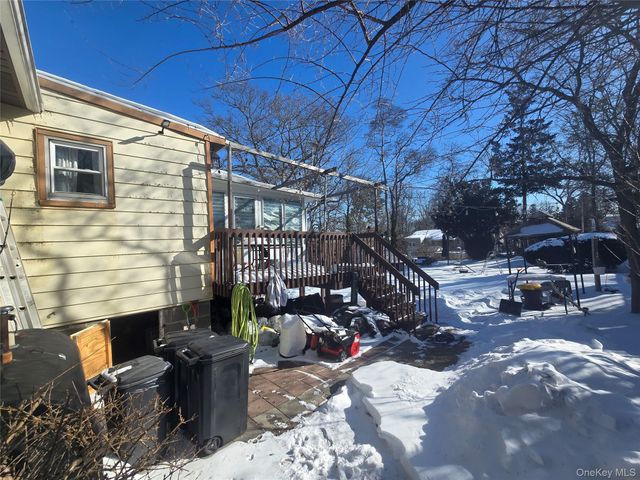 20 Birch Avenue, Farmingville, NY 11738