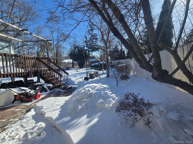 20 Birch Avenue, Farmingville, NY 11738