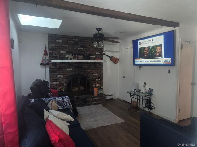 20 Birch Avenue, Farmingville, NY 11738