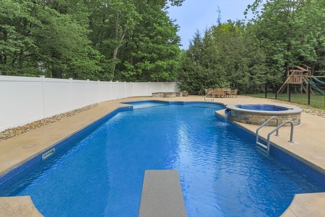 56 Mara Lane, Groton, MA 01450