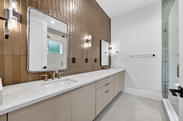 240 N PHELPS AVENUE, Winter Park, FL 32789