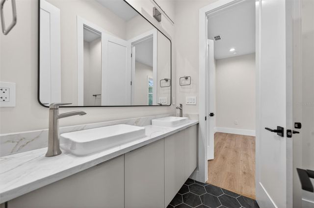 240 N PHELPS AVENUE, Winter Park, FL 32789
