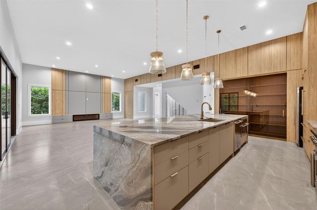 240 N PHELPS AVENUE, Winter Park, FL 32789