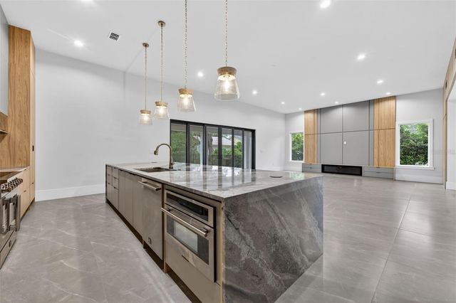 240 N PHELPS AVENUE, Winter Park, FL 32789