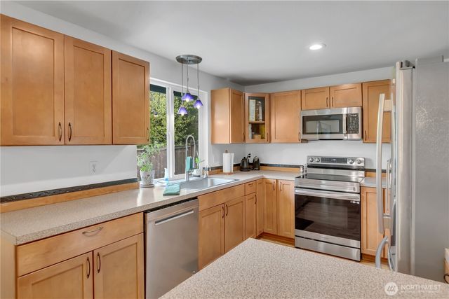 2419 Carlsbad Court, Puyallup, WA 98374