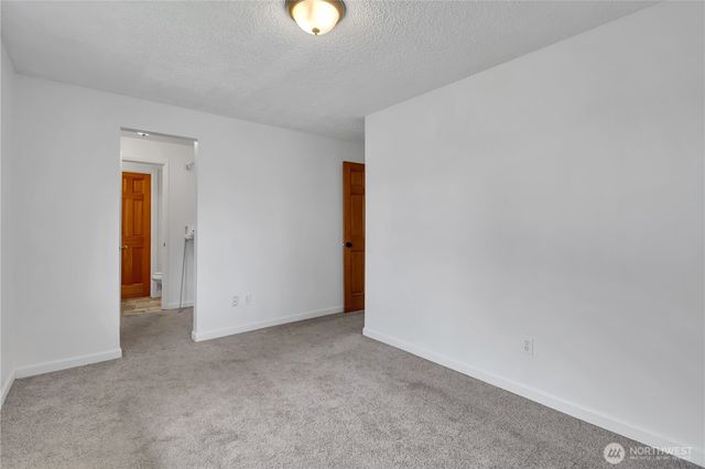 2419 Carlsbad Court, Puyallup, WA 98374