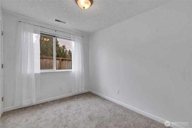 2419 Carlsbad Court, Puyallup, WA 98374