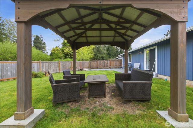 2419 Carlsbad Court, Puyallup, WA 98374