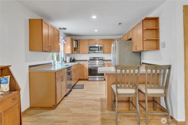 2419 Carlsbad Court, Puyallup, WA 98374