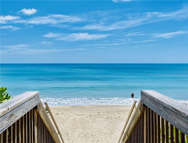 1440 Winding Oaks Circle W 204, Vero Beach, FL 32963