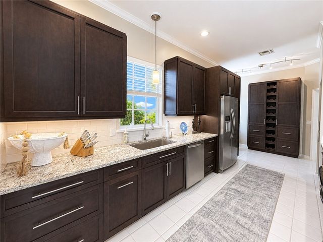 1440 Winding Oaks Circle W 204, Vero Beach, FL 32963