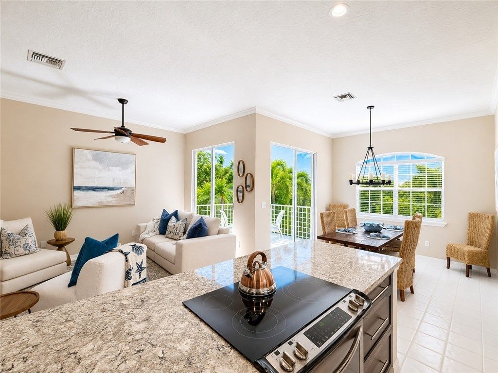 1440 Winding Oaks Circle W 204, Vero Beach, FL 32963