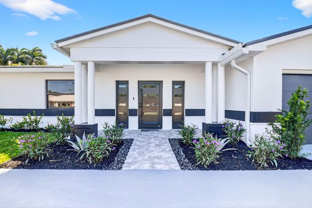 1410 Beta Court N, Lake Clarke Shores, FL 33406