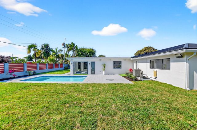 1410 Beta Court N, Lake Clarke Shores, FL 33406