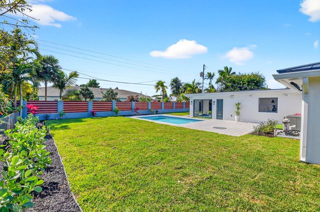 1410 Beta Court N, Lake Clarke Shores, FL 33406