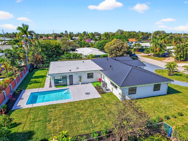 1410 Beta Court N, Lake Clarke Shores, FL 33406