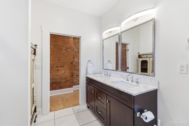 154 E McMicken Avenue, Cincinnati, OH 45202