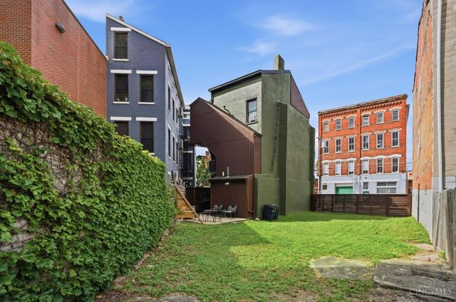 154 E McMicken Avenue, Cincinnati, OH 45202