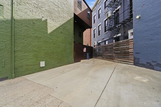 154 E McMicken Avenue, Cincinnati, OH 45202