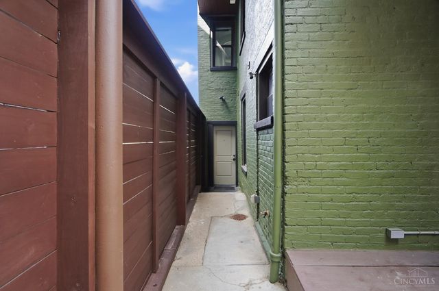 154 E McMicken Avenue, Cincinnati, OH 45202