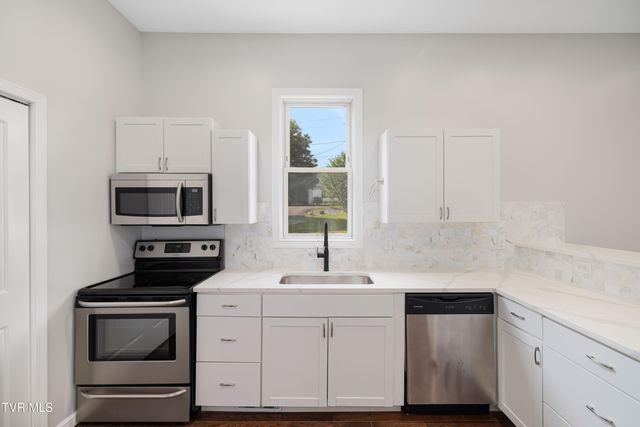 825 Hamilton Street, Johnson City, TN 37604