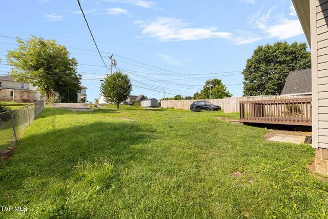 825 Hamilton Street, Johnson City, TN 37604